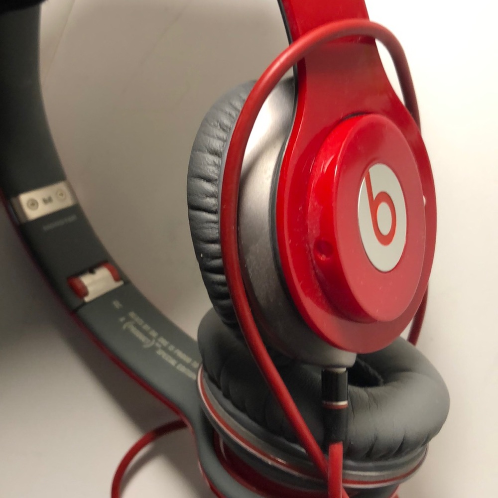 BEATS - Picture 2 of 3
